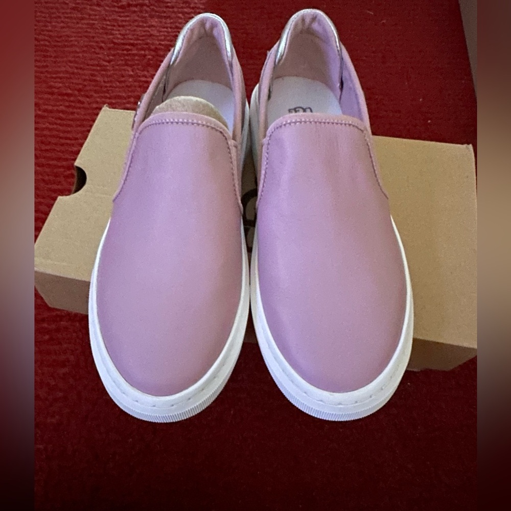 UGG ROSE SLIP ON